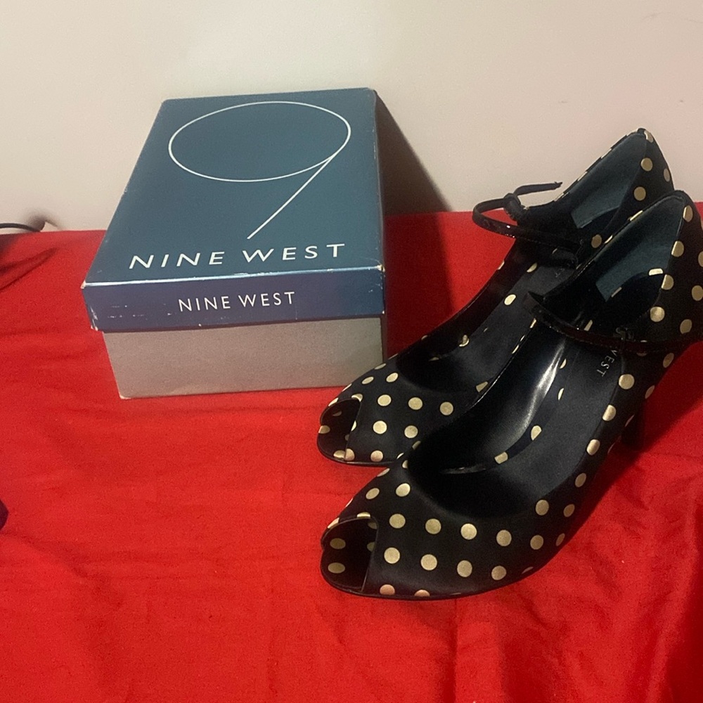 NIB Nine West "Carleno" Blk/Wht/Blk Satin - Size 10 1/2